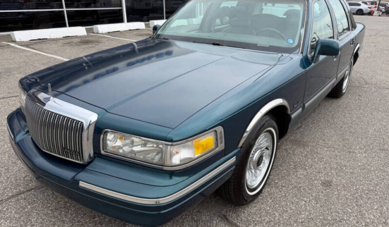 
								1997 Lincoln Town Car full									