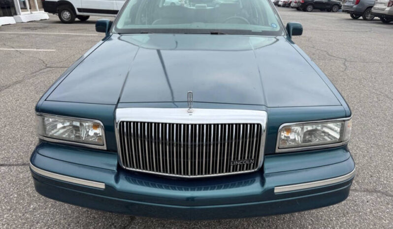 
								1997 Lincoln Town Car full									