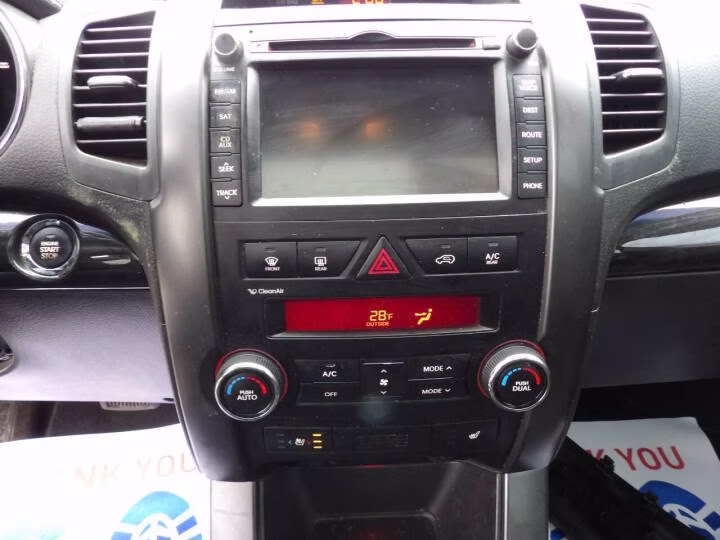 2013 Kia Sorento SX - Photo 12