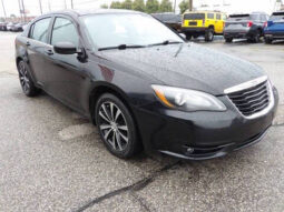 
										2013 Chrysler 200 full									
