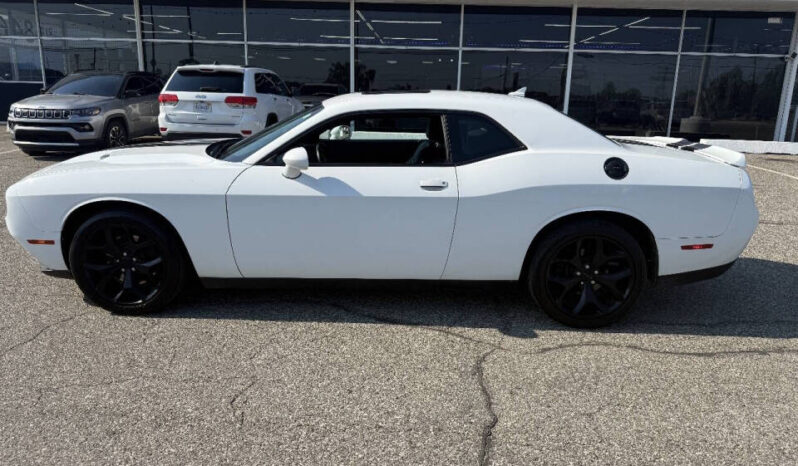 
								2016 Dodge Challenger full									