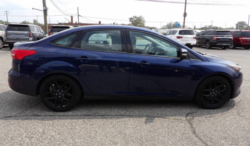 
								2016 Ford Focus full									