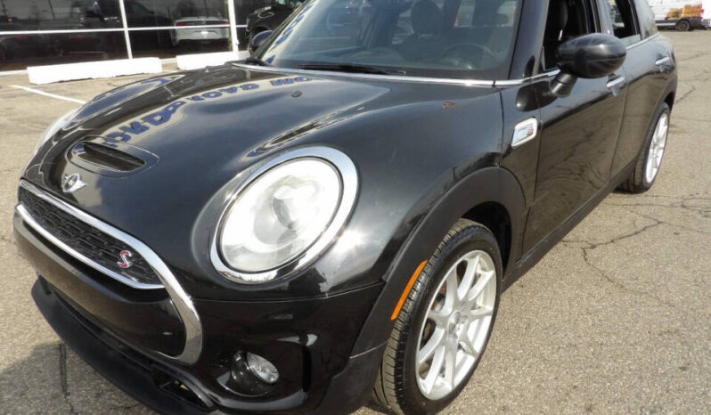
								2017 MINI Clubman full									