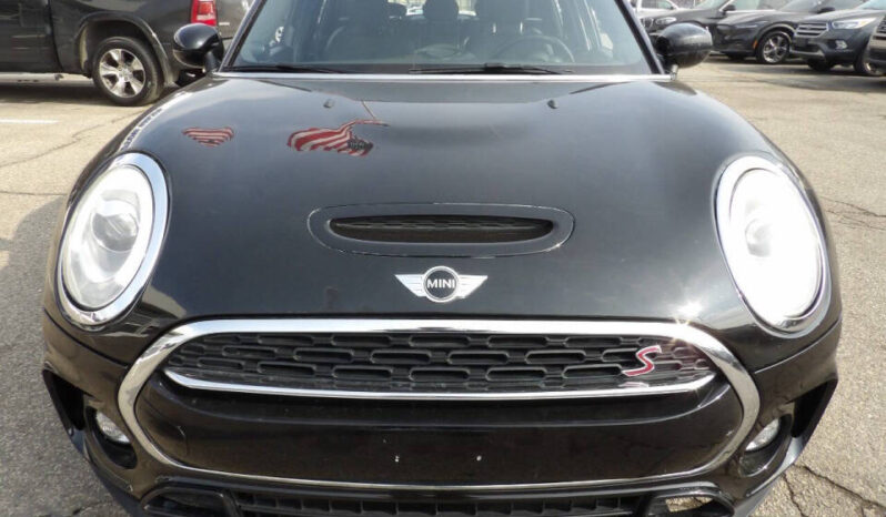 
								2017 MINI Clubman full									