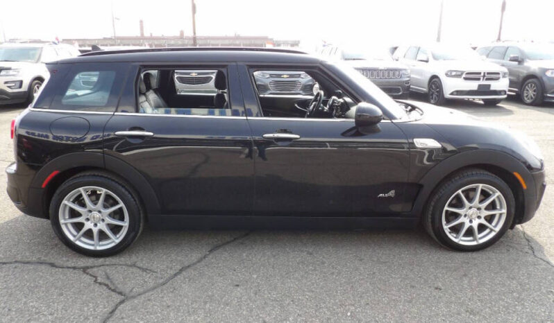 
								2017 MINI Clubman full									