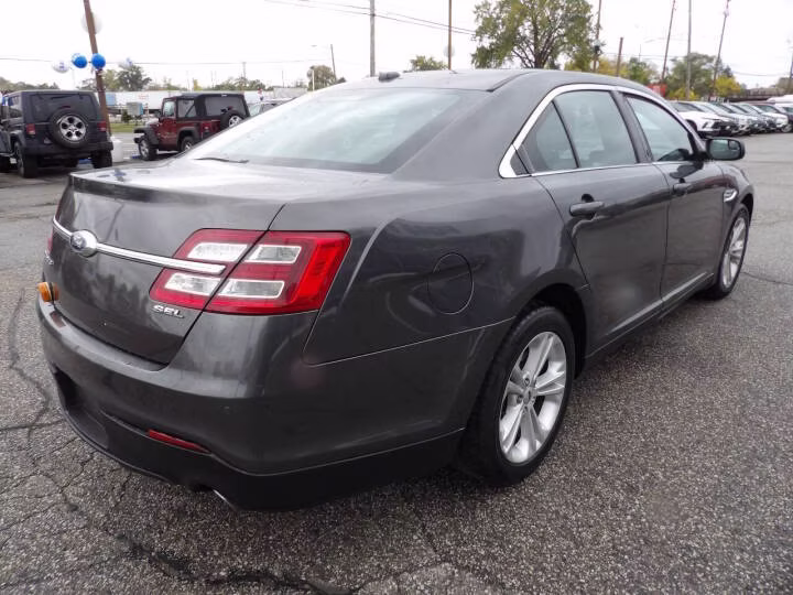 2018 Ford Taurus SEL - Photo 7