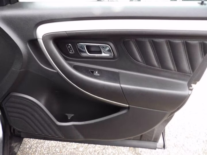 2018 Ford Taurus SEL - Photo 25