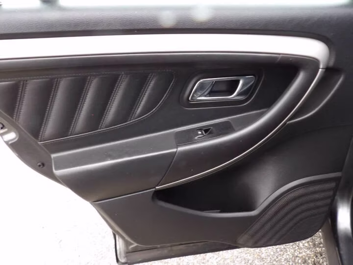 2018 Ford Taurus SEL - Photo 29