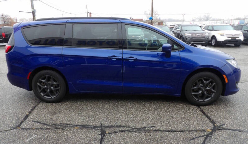 
								2018 Chrysler Pacifica full									