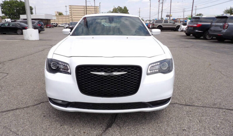 
								2019 Chrysler 300 full									