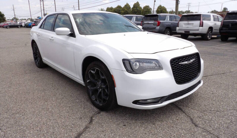 
								2019 Chrysler 300 full									