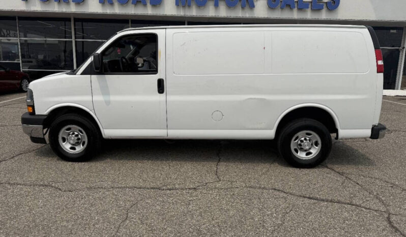 
								2020 Chevrolet Express full									