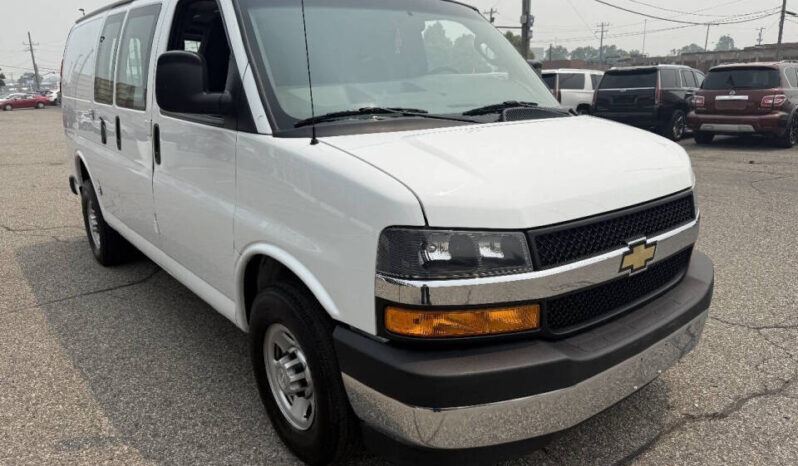 
								2020 Chevrolet Express full									