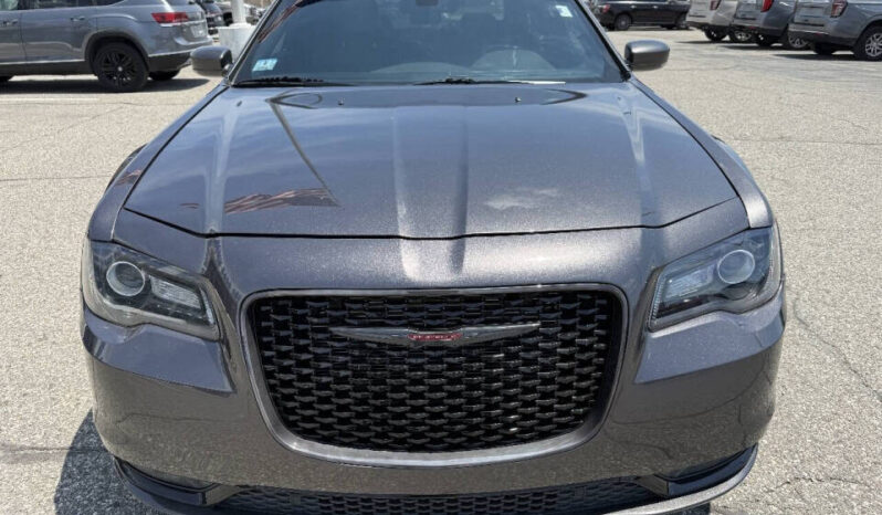 
								2021 Chrysler 300 full									