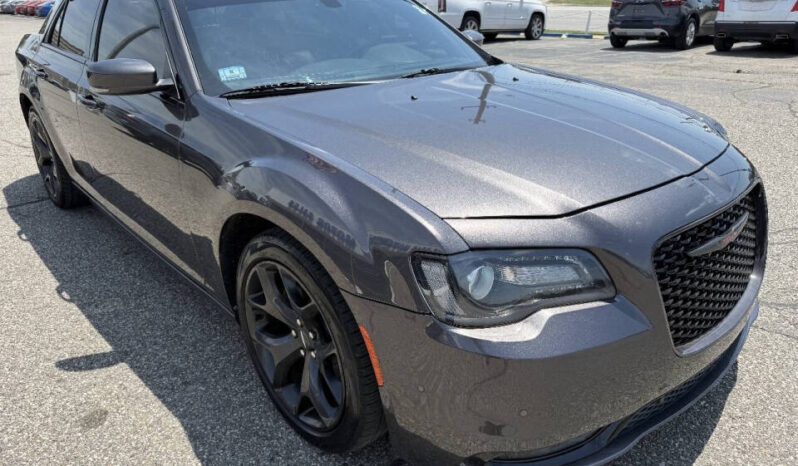 
								2021 Chrysler 300 full									