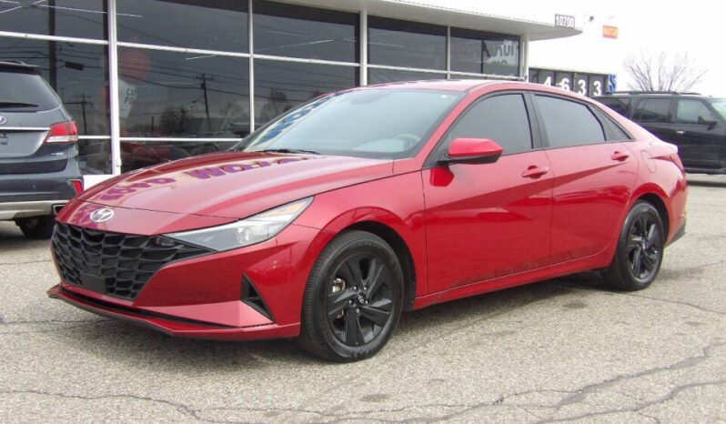 
								2022 Hyundai ELANTRA full									
