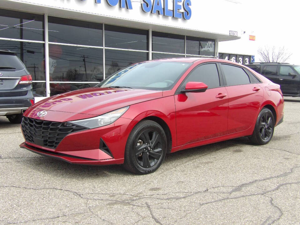 2022 Hyundai Elantra - Side View