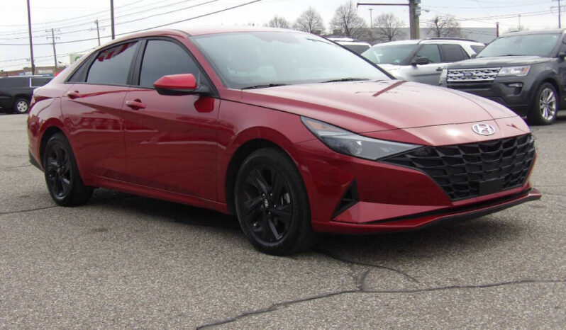 
								2022 Hyundai ELANTRA full									