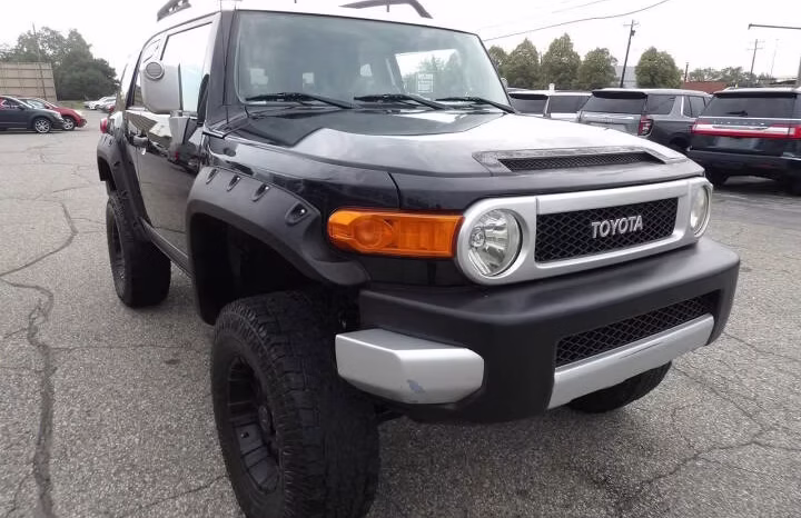 
								2007 Toyota FJ Cruiser full									