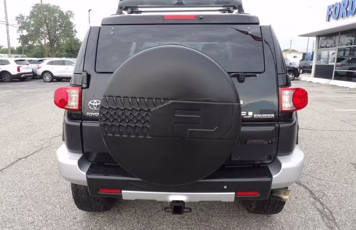 
								2007 Toyota FJ Cruiser full									
