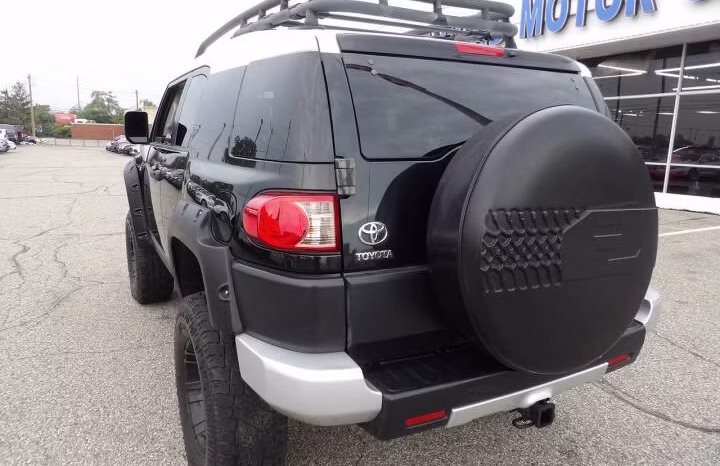 
								2007 Toyota FJ Cruiser full									