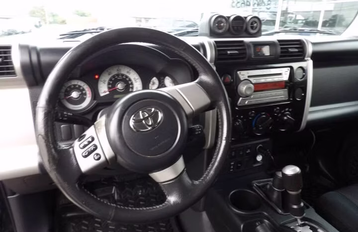 
								2007 Toyota FJ Cruiser full									