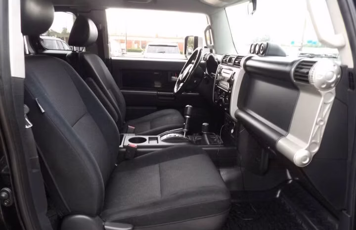 
								2007 Toyota FJ Cruiser full									