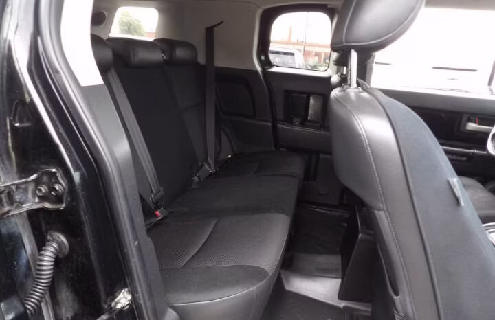 
								2007 Toyota FJ Cruiser full									