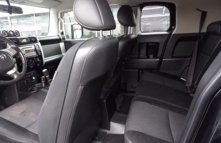 
								2007 Toyota FJ Cruiser full									