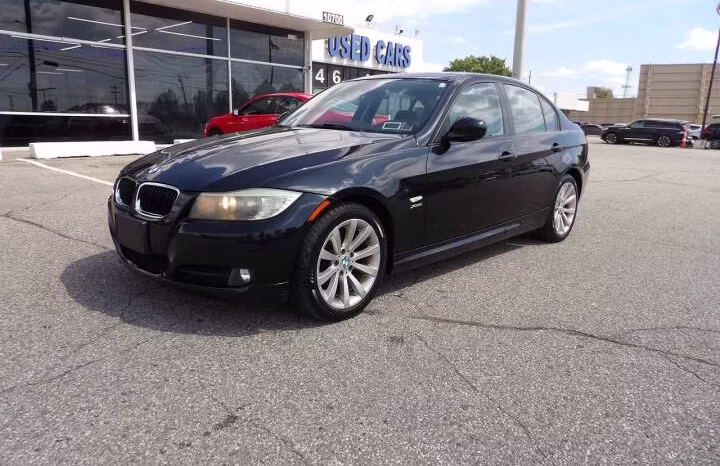 
								2011 BMW 3 Series full									