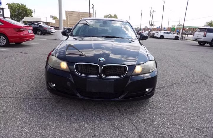 
								2011 BMW 3 Series full									