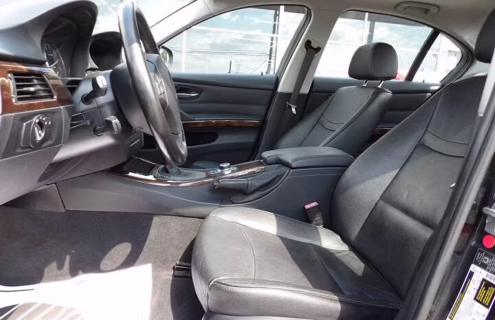 
								2011 BMW 3 Series full									