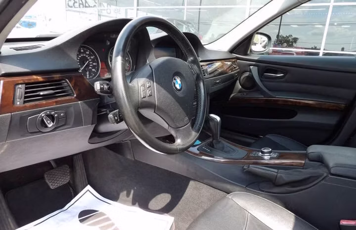 
								2011 BMW 3 Series full									