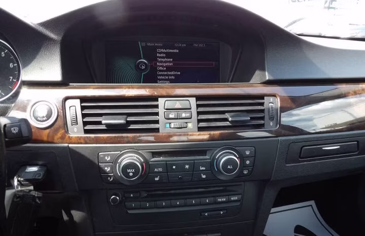 
								2011 BMW 3 Series full									