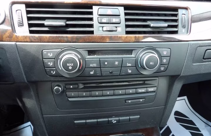 
								2011 BMW 3 Series full									