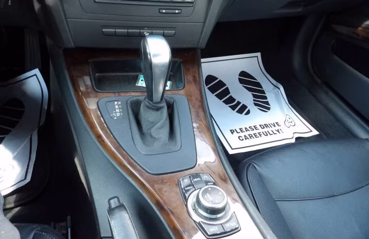 
								2011 BMW 3 Series full									