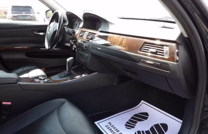 
								2011 BMW 3 Series full									