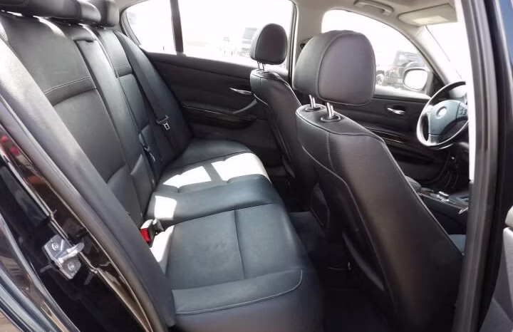 
								2011 BMW 3 Series full									