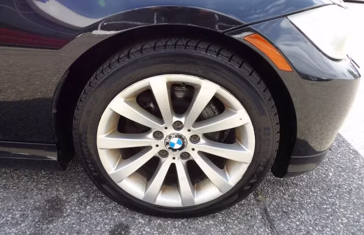 
								2011 BMW 3 Series full									