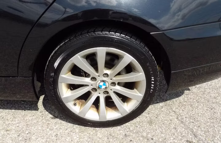 
								2011 BMW 3 Series full									