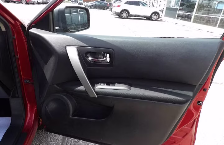 
								2014 Nissan Rogue Select full									