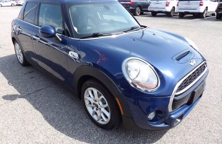 
								2015 MINI Hardtop 4 Door full									