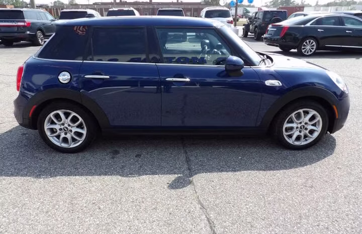 
								2015 MINI Hardtop 4 Door full									