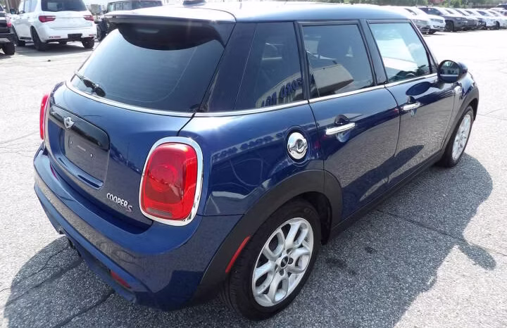 
								2015 MINI Hardtop 4 Door full									