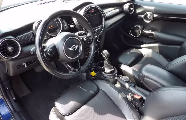 
								2015 MINI Hardtop 4 Door full									