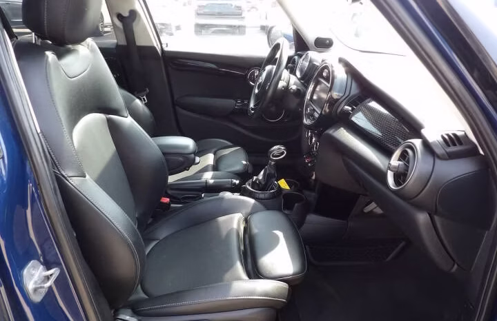
								2015 MINI Hardtop 4 Door full									