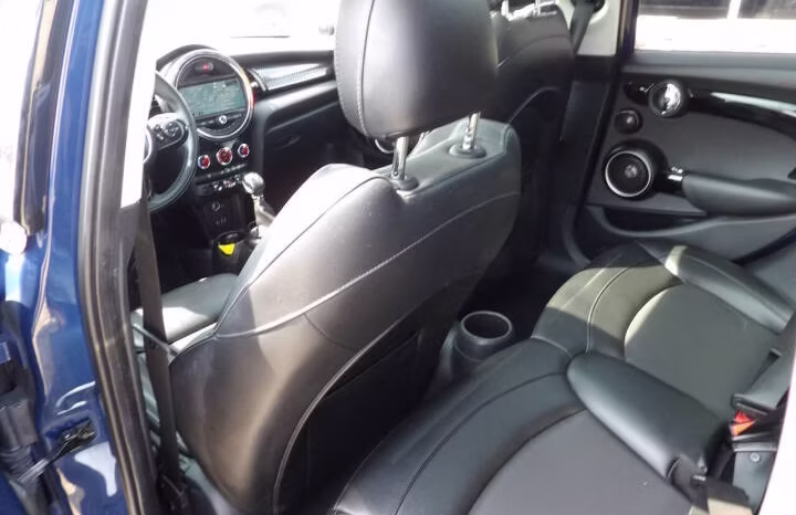 
								2015 MINI Hardtop 4 Door full									