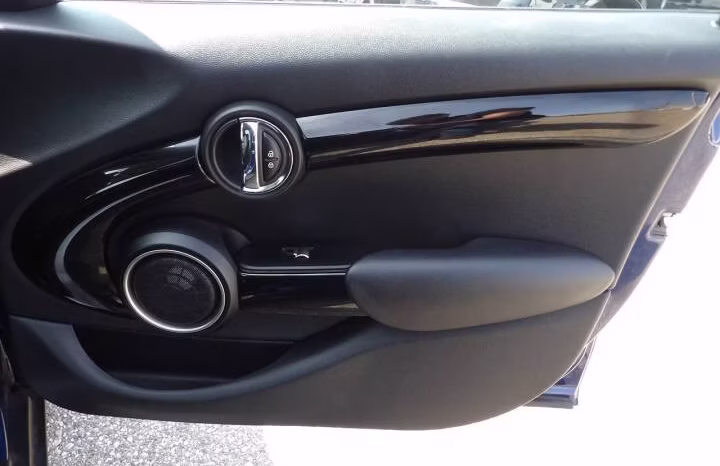 
								2015 MINI Hardtop 4 Door full									