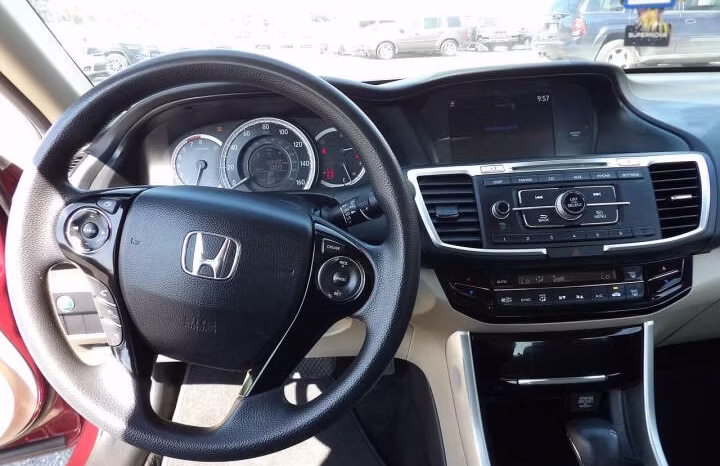 
								2016 Honda Accord full									