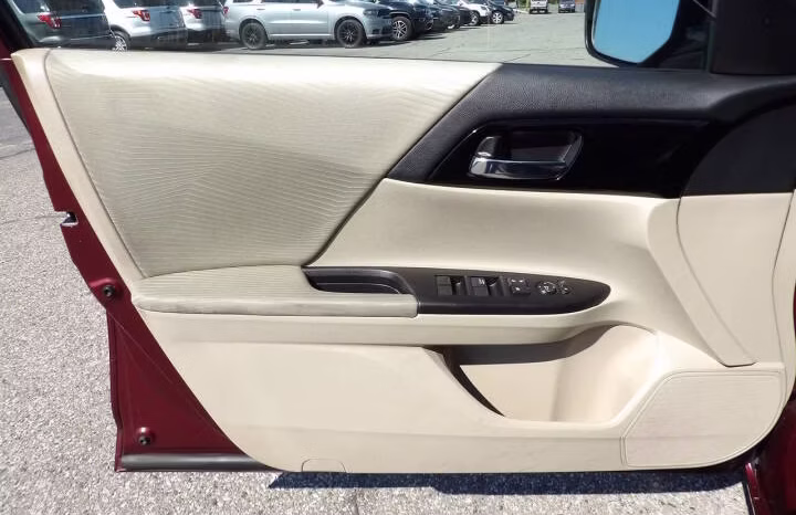
								2016 Honda Accord full									